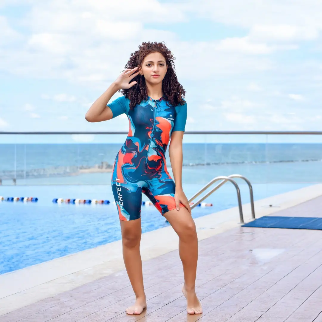 مايوه سباحة نص كم وشورت بناتي H.30