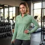 تيشرت حريمي رياضي بسوستة قصيرة وفتحة في الجانبين WTZ.06